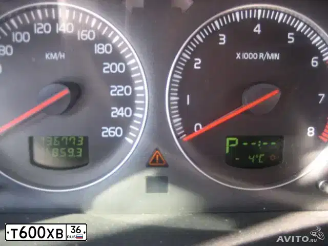 Фото автомобиля VOLVO XC70, 2006 — госномер У009РА36. Цвет: СИНИЙ