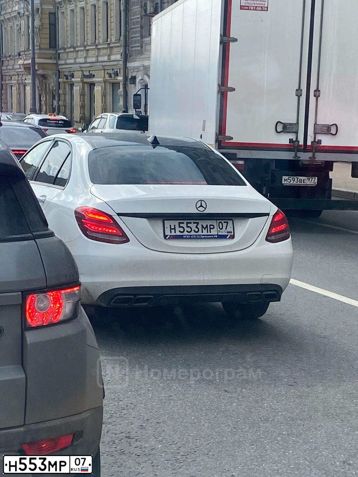 Фото автомобиля MERCEDES C-KLASSE, 2016 — госномер Н553МР07. Цвет: Белый