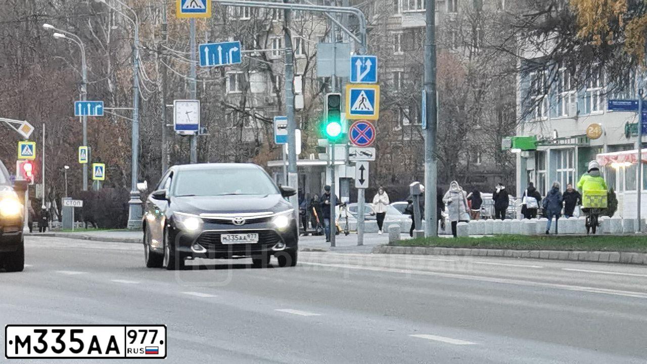 Фото автомобиля MAZDA ATENZA, 2022 — госномер М335АА977. Цвет: Белый