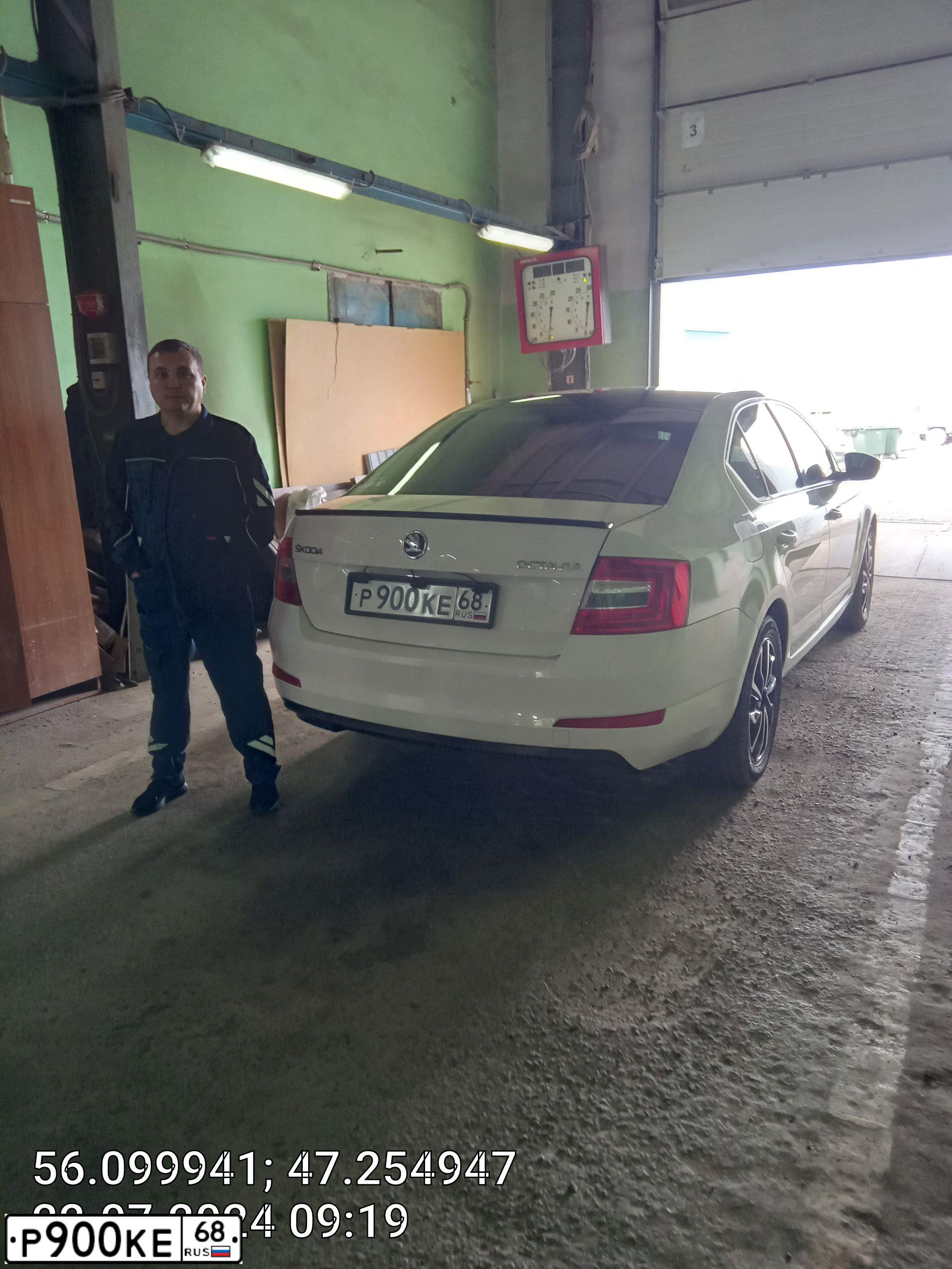 Фото автомобиля SKODA OCTAVIA, 2015 — госномер Н682ОС21