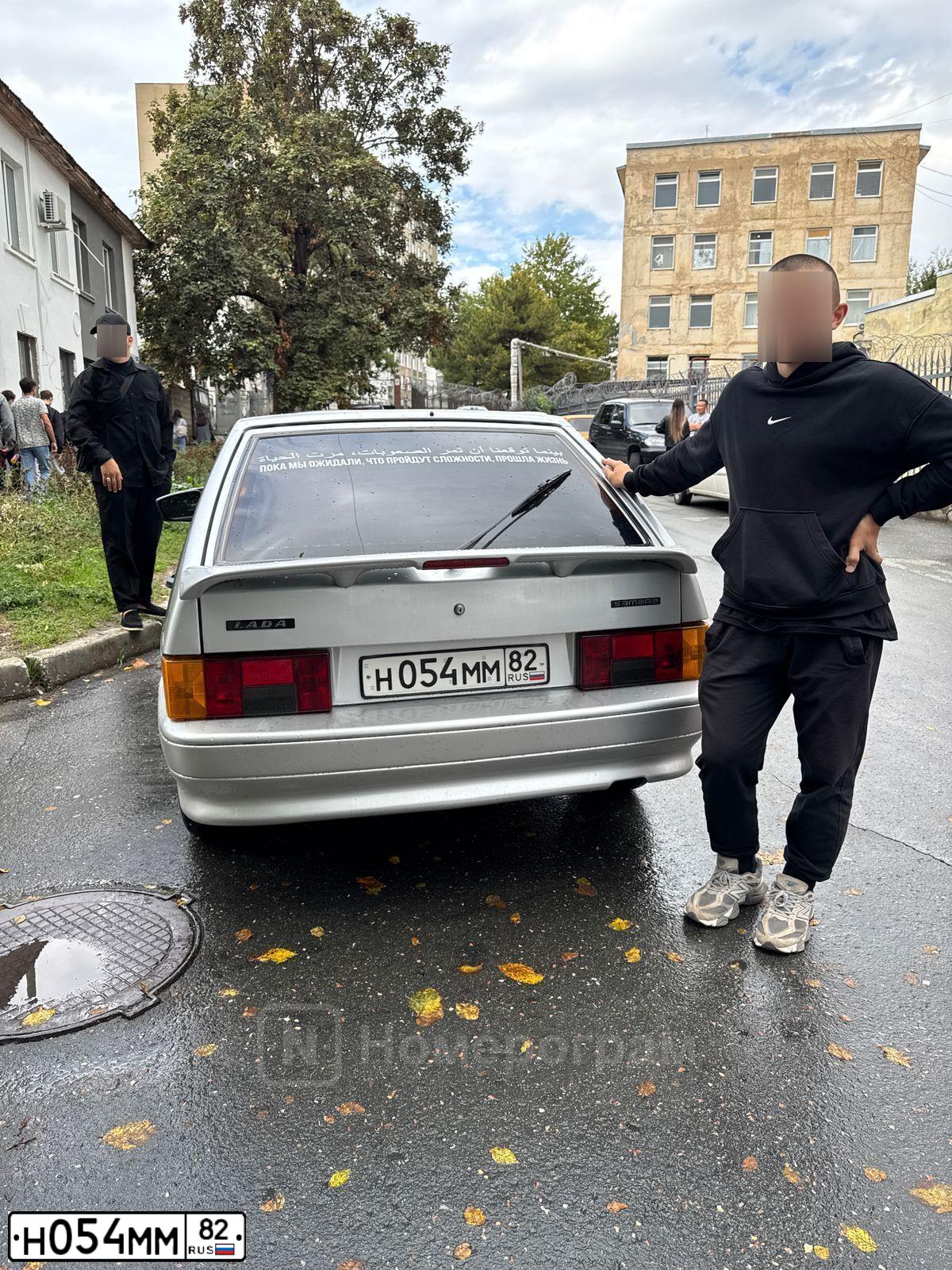 Фото автомобиля LADA 2114 SAMARA, 2009 — госномер Н054ММ82. Цвет: СВЕТЛО-СЕРЕБРИСТЫЙ МЕТАЛЛ