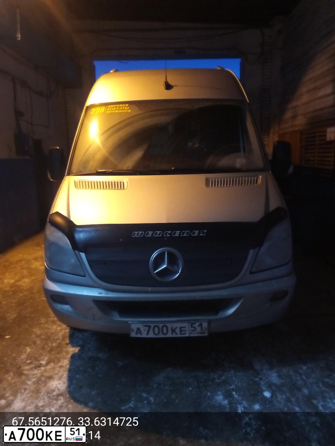 Фото автомобиля MERCEDES SPRINTER, 2013 — госномер А700КЕ51. Цвет: Серебристый