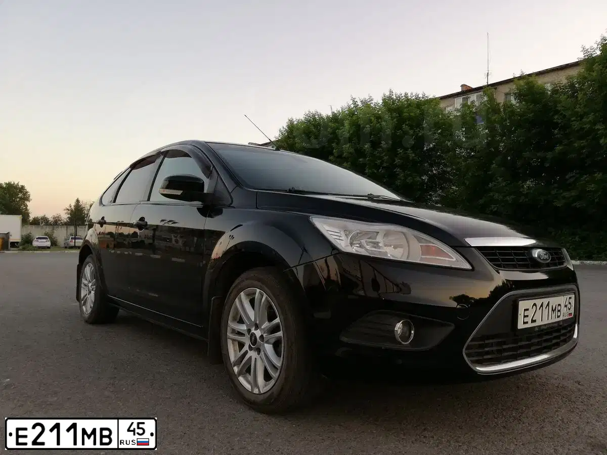Фото автомобиля FORD D FOCUS, 2008 — госномер Е211МВ45. Цвет: ЧЕРНЫЙ