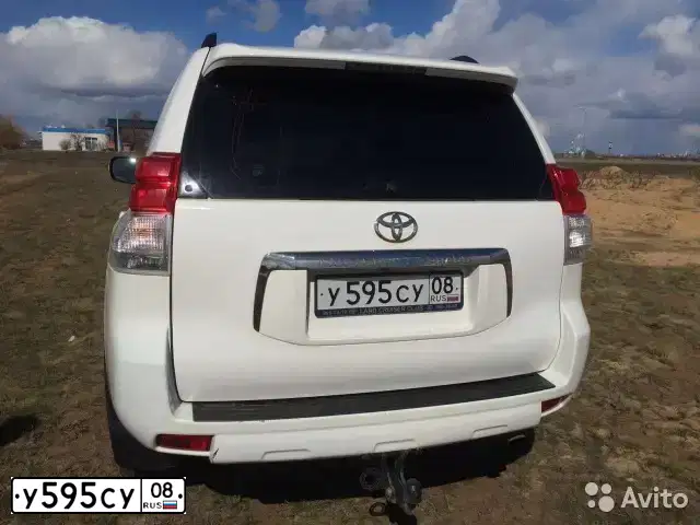 Фото автомобиля TOYOTA LANDCRUISER, 2012 — госномер У595СУ08. Цвет: БЕЛЫЙ