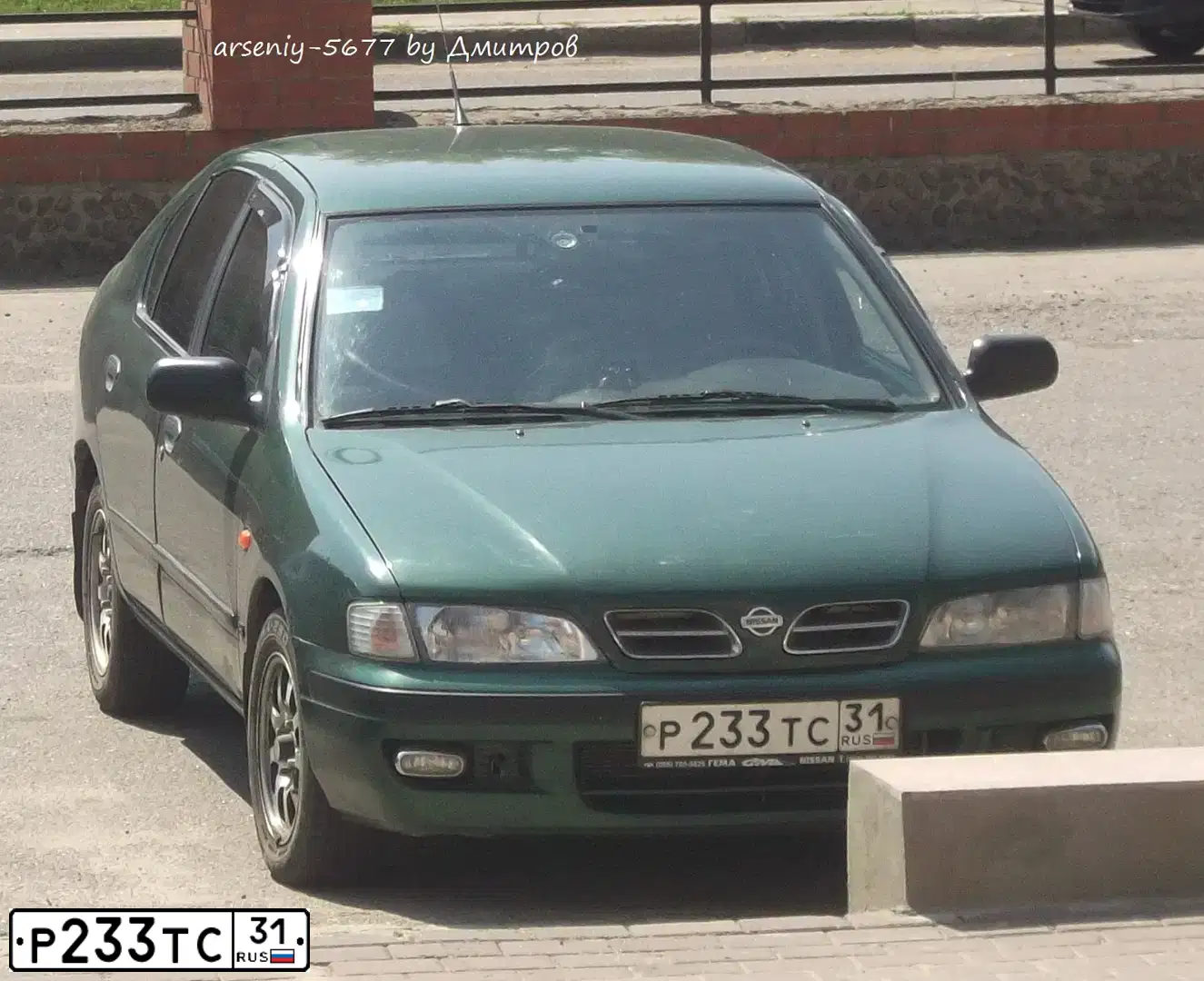 Фото автомобиля NISSAN PRIMERA, 1997 — госномер Х305СМ33. Цвет: ЗЕЛЕНЫЙ