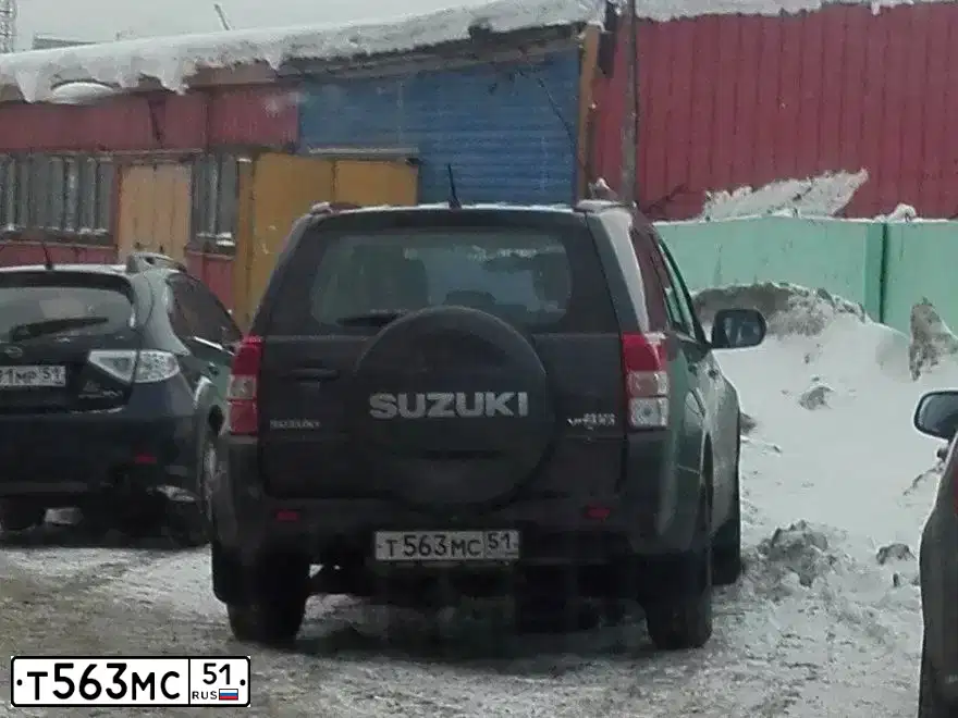 Фото автомобиля SUZUKI /GRAND/ VITARA, 2014 — госномер Т563МС51. Цвет: СЕРЫЙ