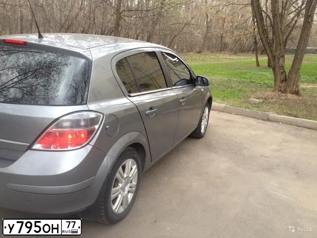 Фото автомобиля OPEL ASTRA, 2007 — госномер Т427МЕ05. Цвет: Серый