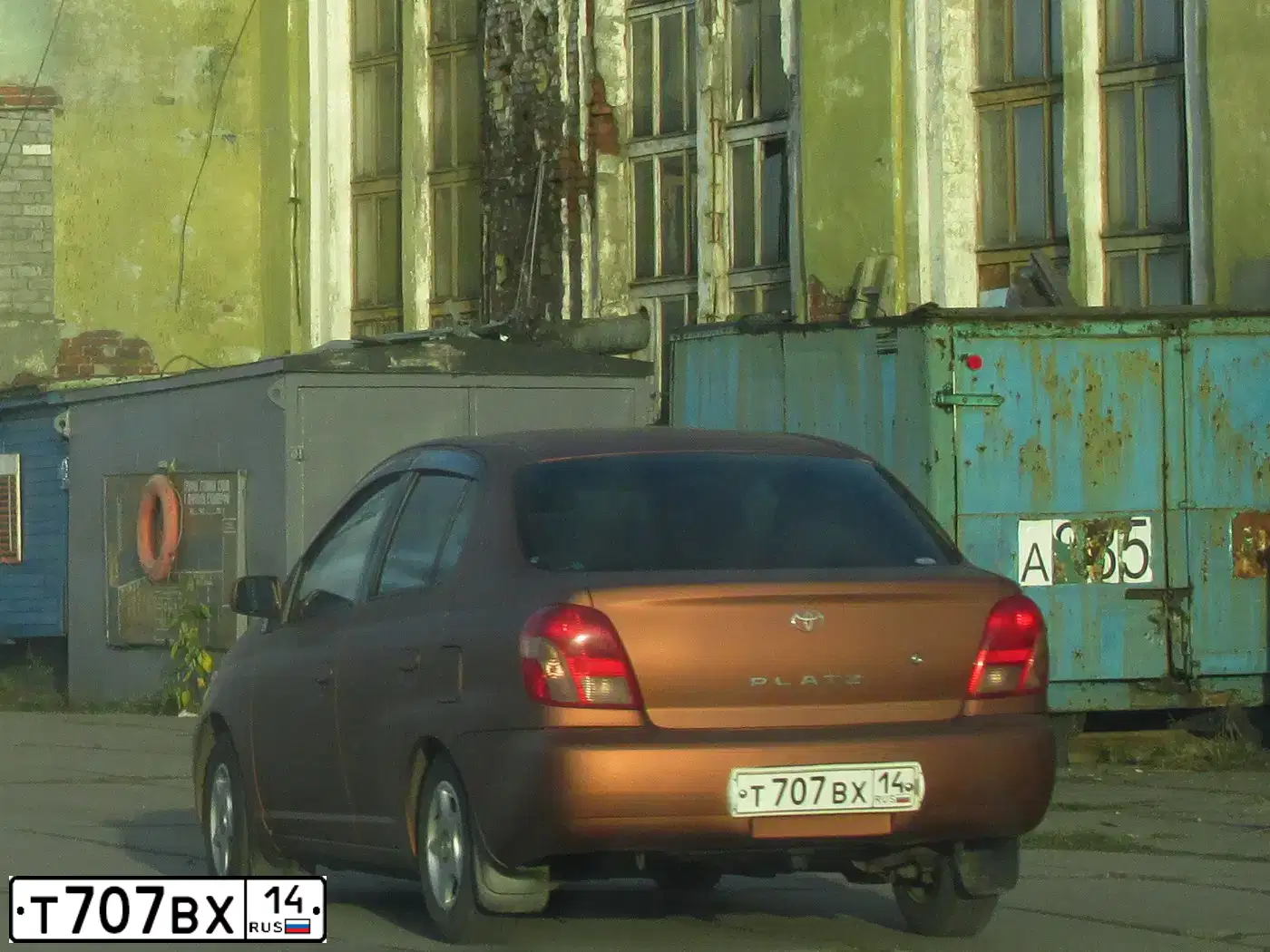 Фото автомобиля TOYOTA PLATZ, 2002 — госномер Т707ВХ14