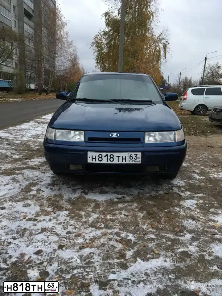 Фото автомобиля LADA 2110, 2005 — госномер Н818ТН63. Цвет: Серебристо-темно-синий