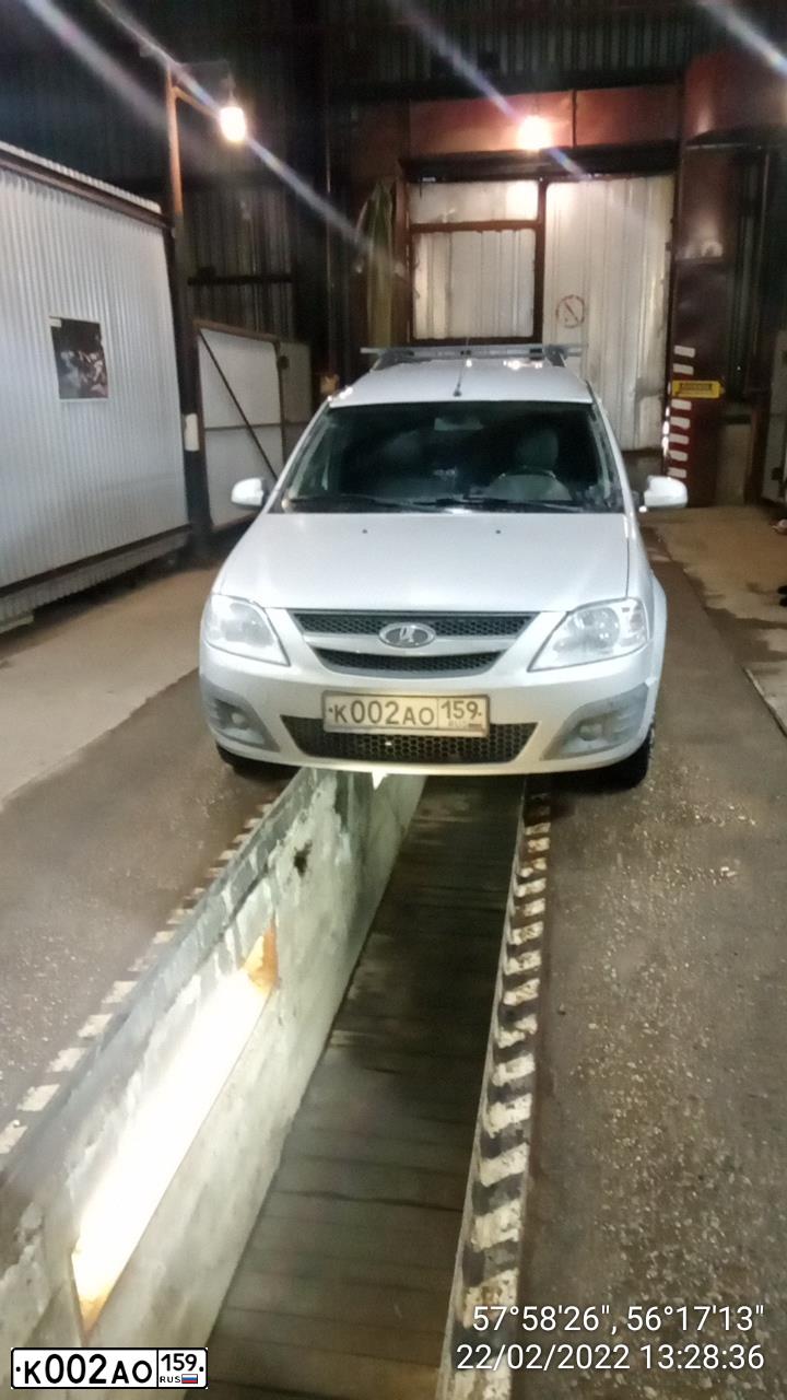 Фото автомобиля LADA LARGUS, 2015 — госномер К002АО159