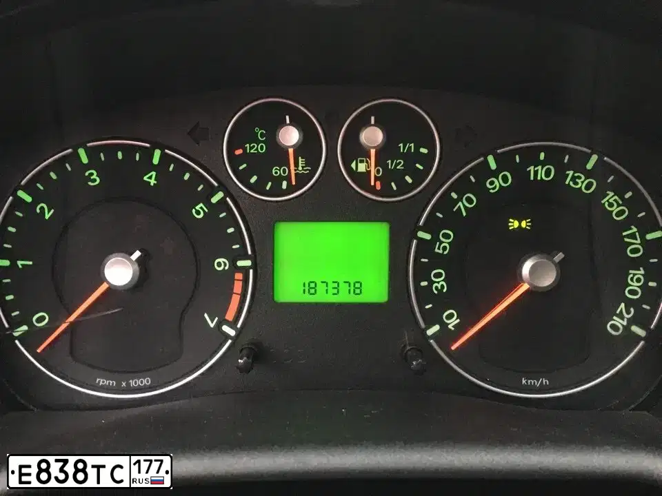 Фото автомобиля FORD FUSION, 2006 — госномер С351ТВ39. Цвет: ТЕМНО КРАСНЫЙ