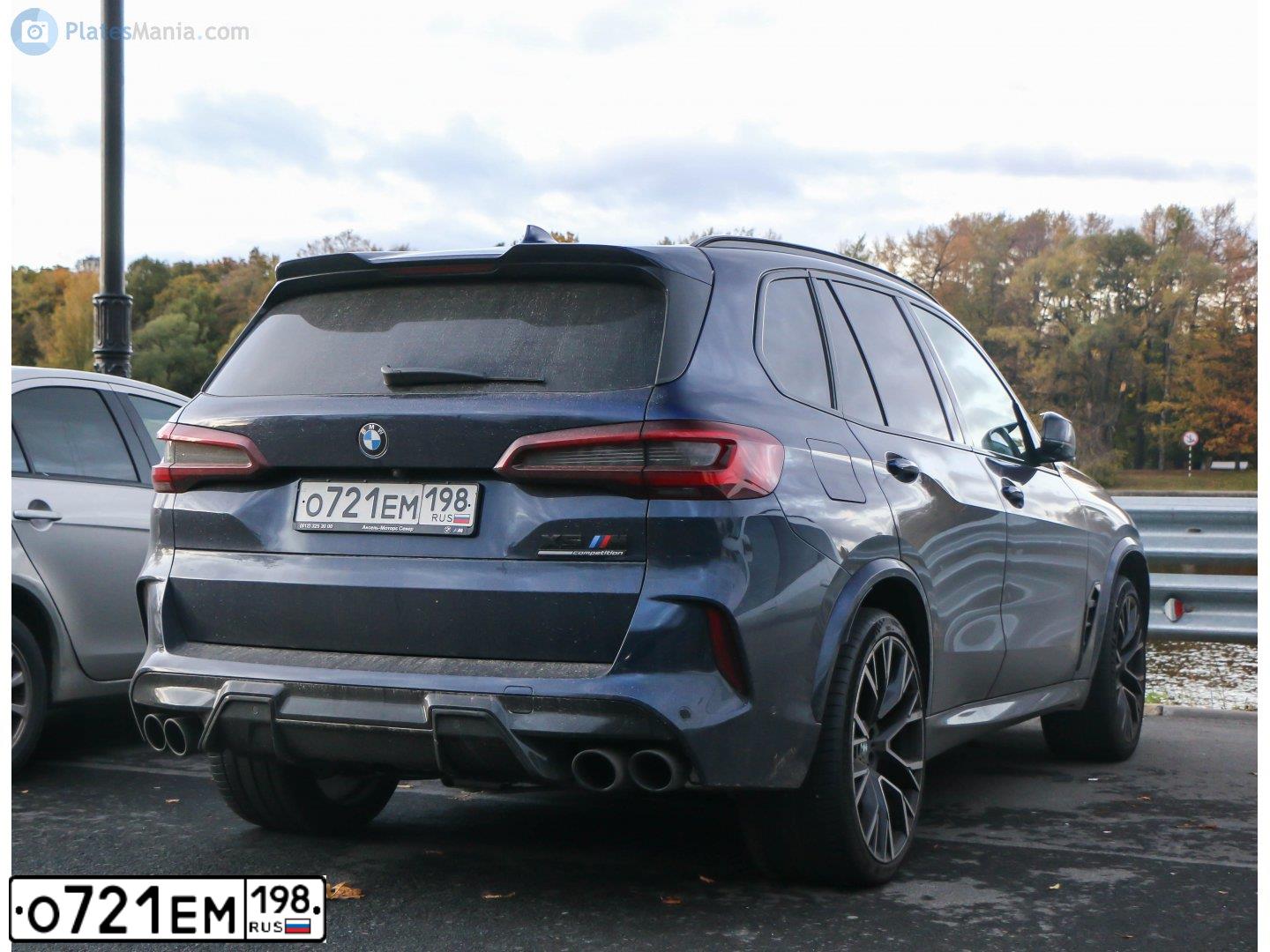 Фото автомобиля BMW X5M, 2020 — госномер О721ЕМ198. Цвет: СИНИЙ