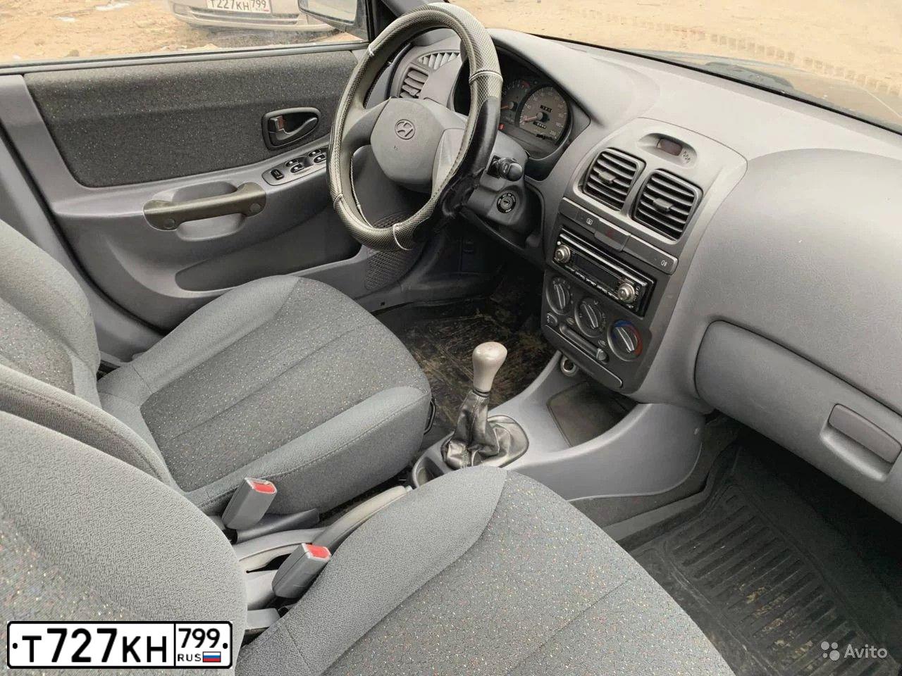 Фото автомобиля NISSAN X-TRAIL, 2018 — госномер Т727КН799. Цвет: БЕЛЫЙ