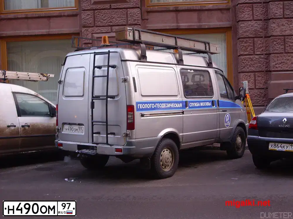 Фото автомобиля GAZ 2752 SOBOL, 2004 — госномер М738ЕР67. Цвет: СВЕТЛЫЙ СЕРЫЙ