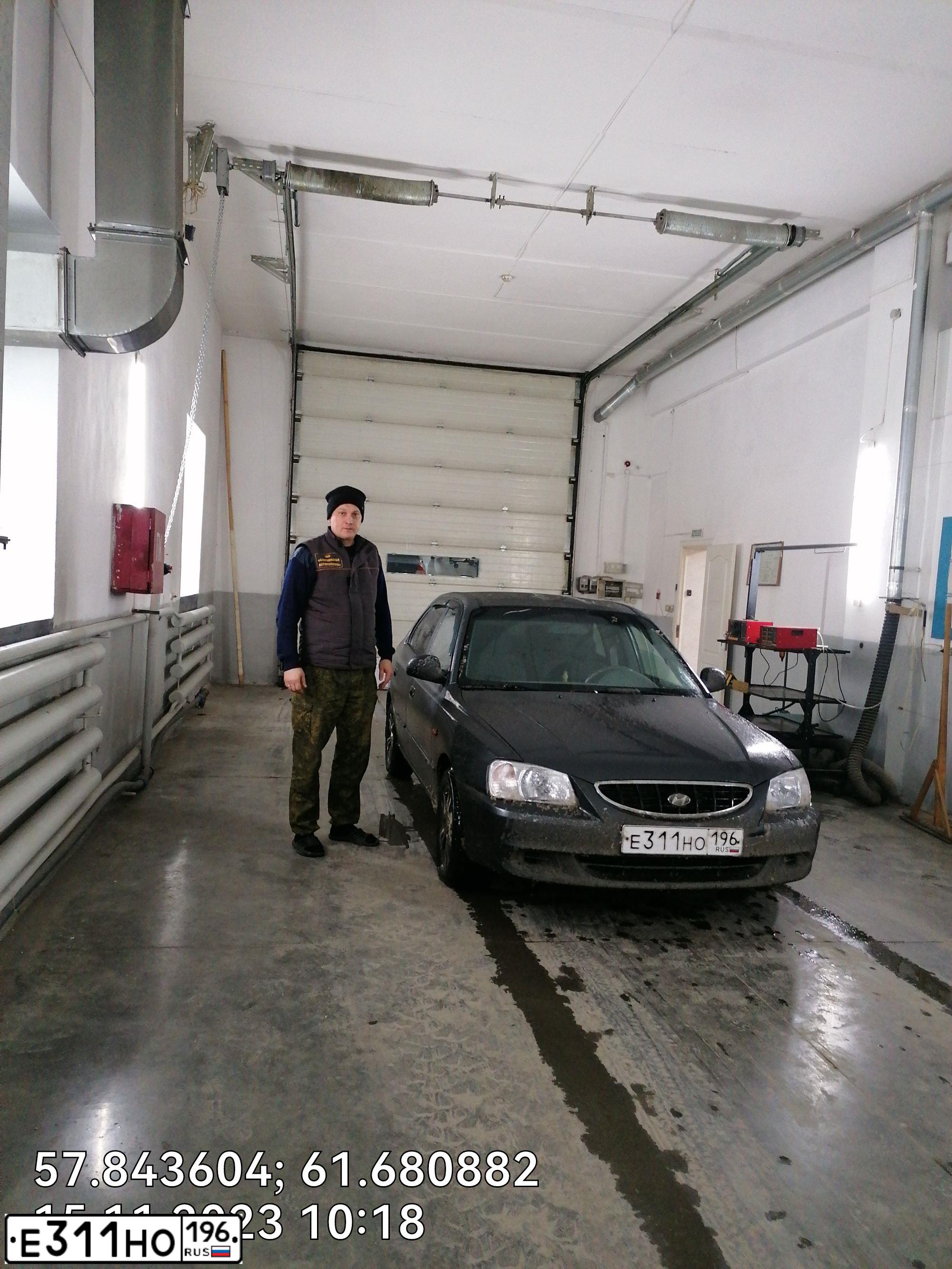 Фото автомобиля TAGAZ ACCENT, 2008 — госномер Е311НО196. Цвет: ТЕМНО-СЕРЫЙ