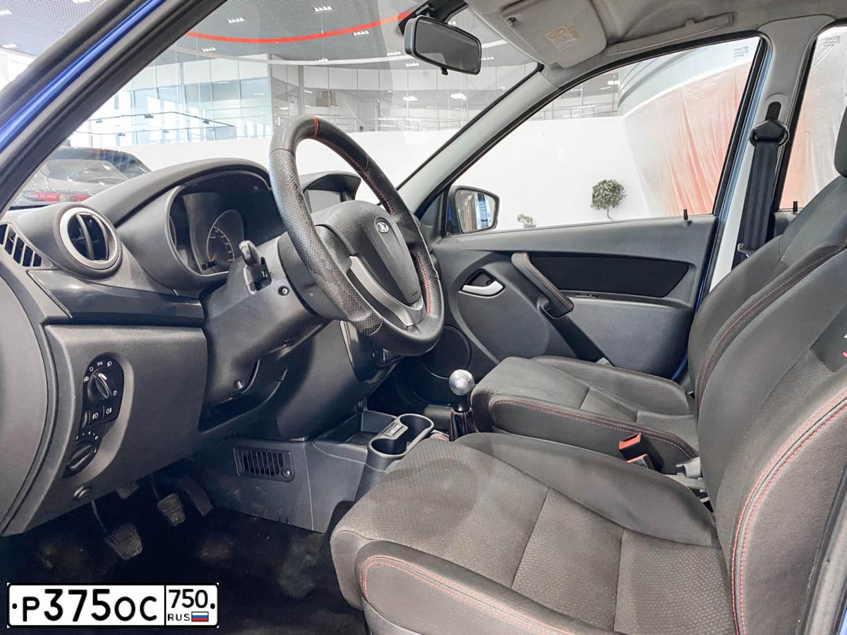 Фото автомобиля LADA 2192 KALINA, 2017 — госномер К446УА716. Цвет: ЯРКО-СИНИЙ МЕТАЛЛИК