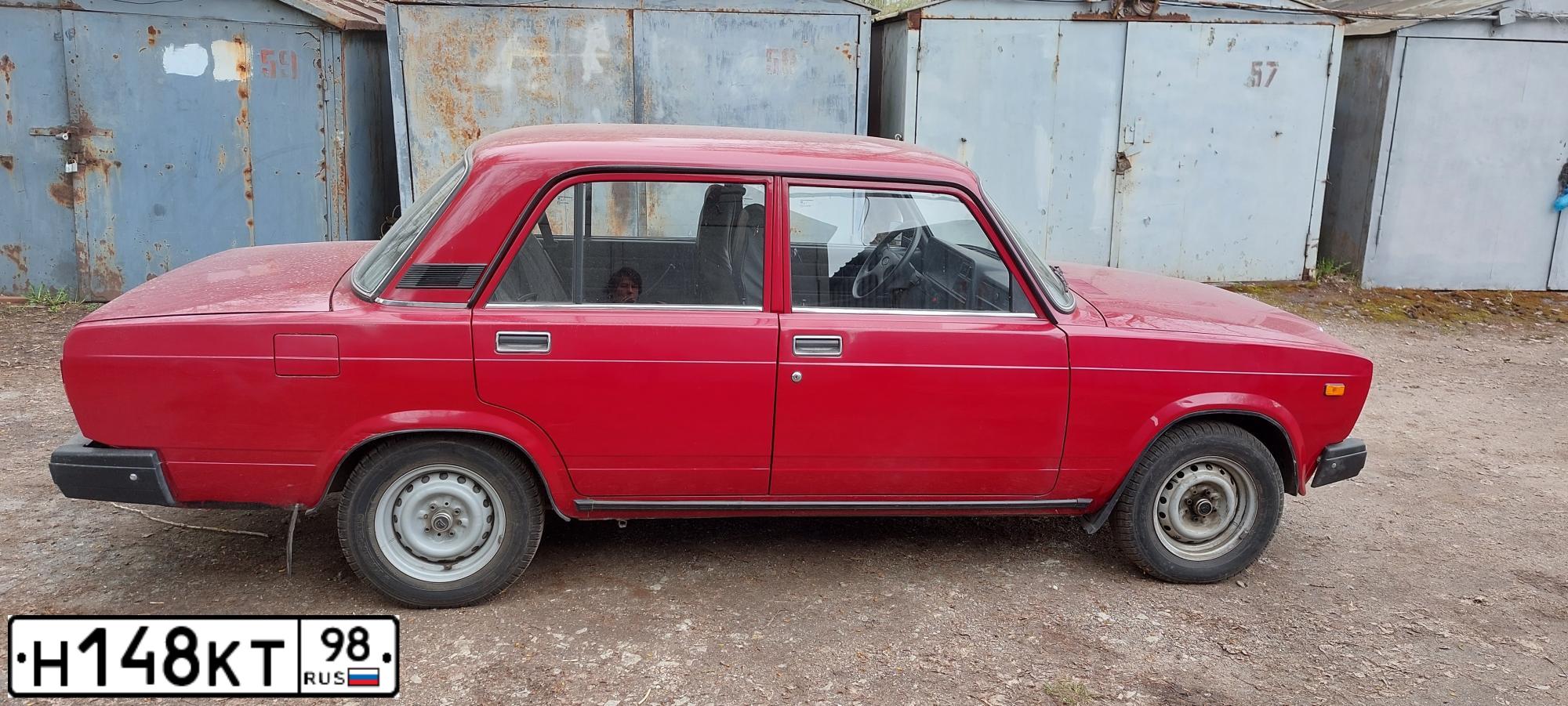Фото автомобиля LADA 2107, 2007 — госномер Н148КТ98. Цвет: ВИШНЕВЫЙ