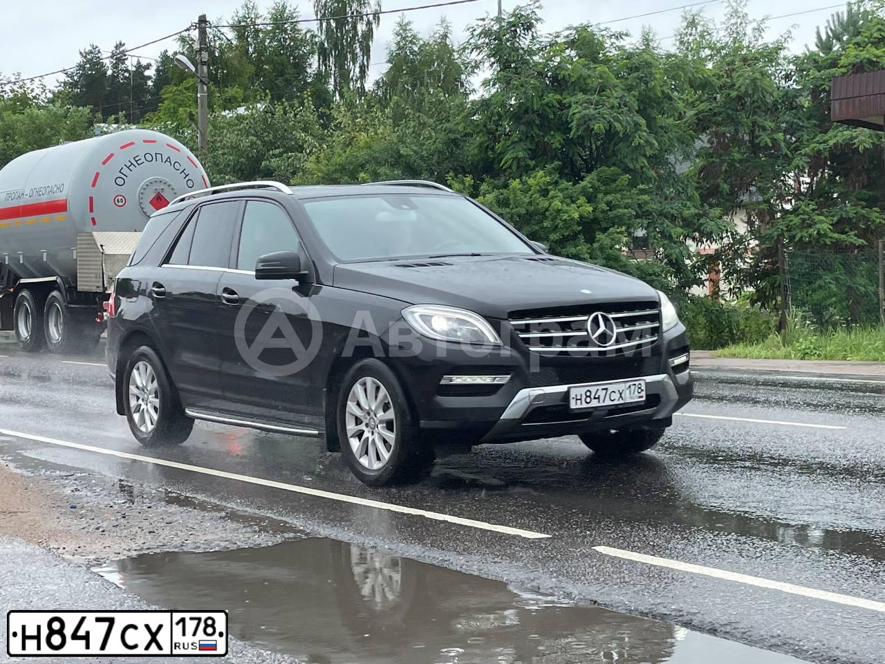 Фото автомобиля MERCEDES M-KLASSE, 2012 — госномер Н847СХ178. Цвет: ЧЕРНЫЙ