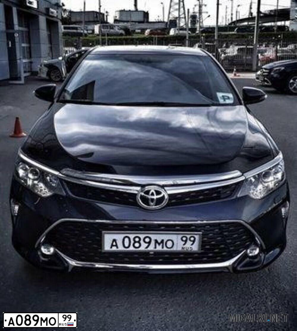 Фото автомобиля TOYOTA CAMRY, 2017 — госномер А089МО99. Цвет: ЧЕРНЫЙ МЕТАЛЛИК