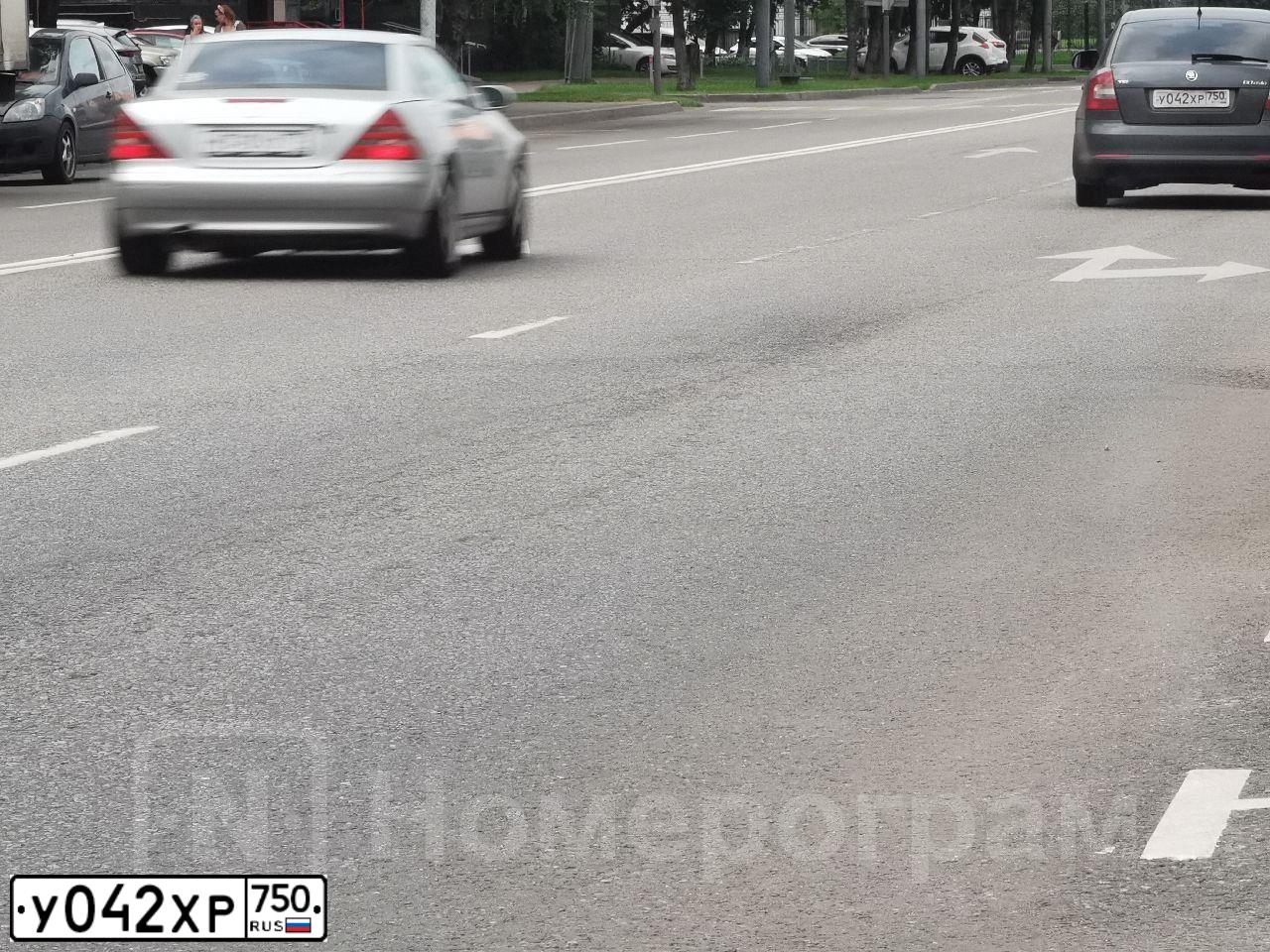 Фото автомобиля SKODA OCTAVIA, 2009 — госномер Е543ТУ193. Цвет: ТЕМНО СЕРЫЙ