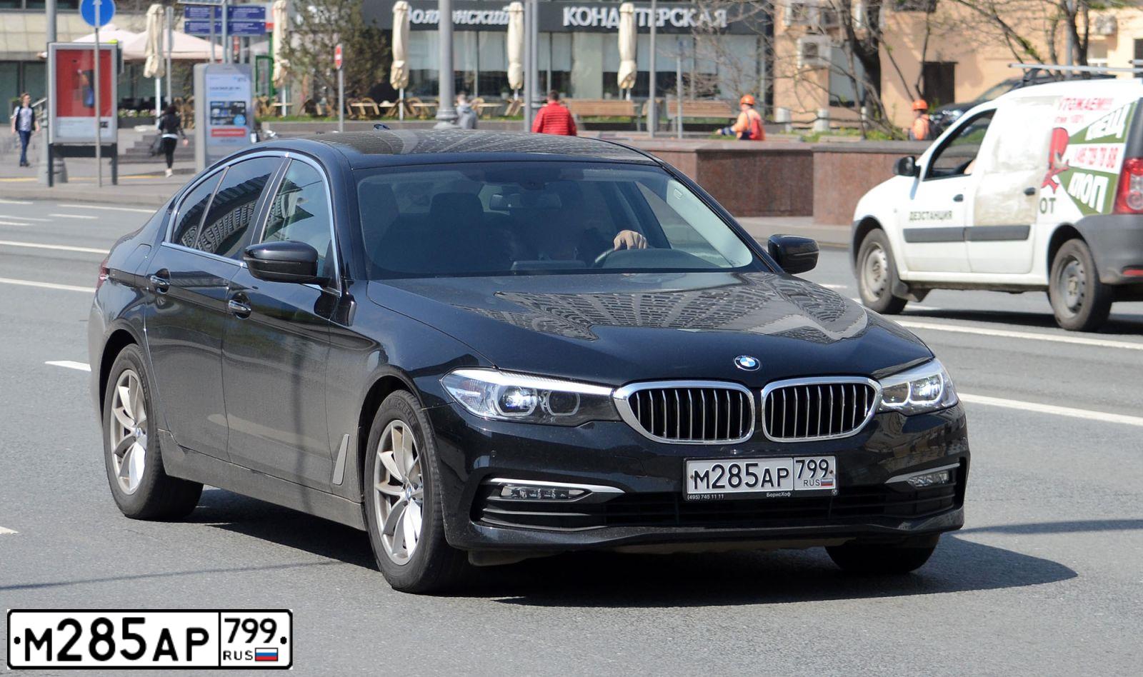 Фото автомобиля BMW SERIE 5, 2017 — госномер Т873ВМ790. Цвет: ЧЕРНЫЙ