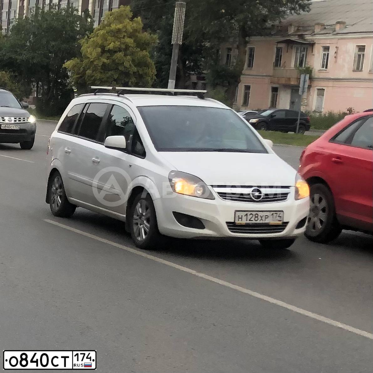 Фото автомобиля NISSAN MURANO, 2006 — госномер Н004МК197. Цвет: СЕРЫЙ
