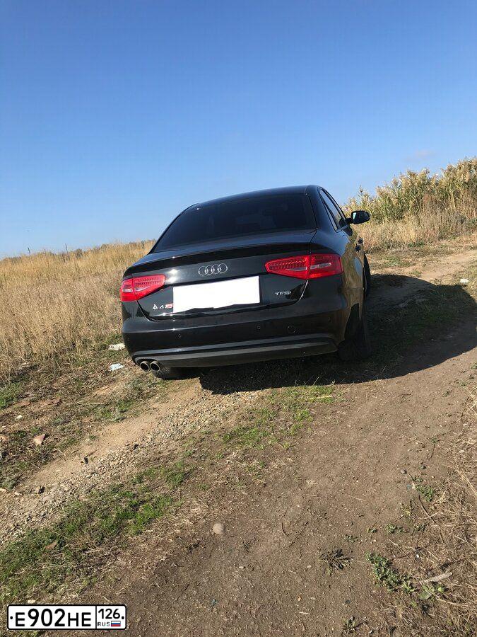 Фото автомобиля AUDI A4, 2015 — госномер Е902НЕ126. Цвет: ЧЕРНЫЙ
