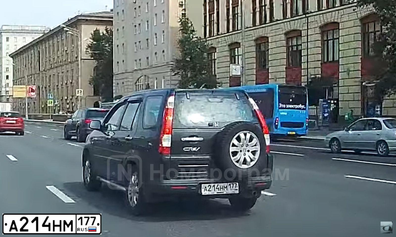 Фото автомобиля HONDA CR-V, 2006 — госномер А214НМ177. Цвет: ЧЕРНЫЙ