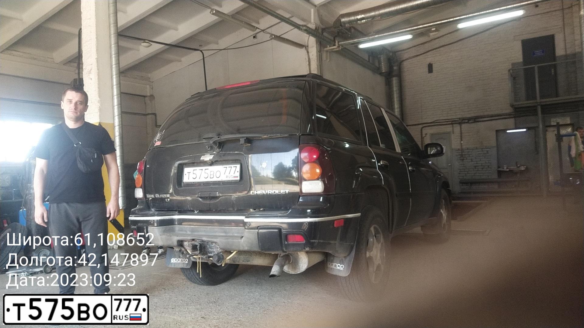 Фото автомобиля CHEVROLET TRAILBLAZER, 2007 — госномер М684АВ250. Цвет: ЧЕРНЫЙ
