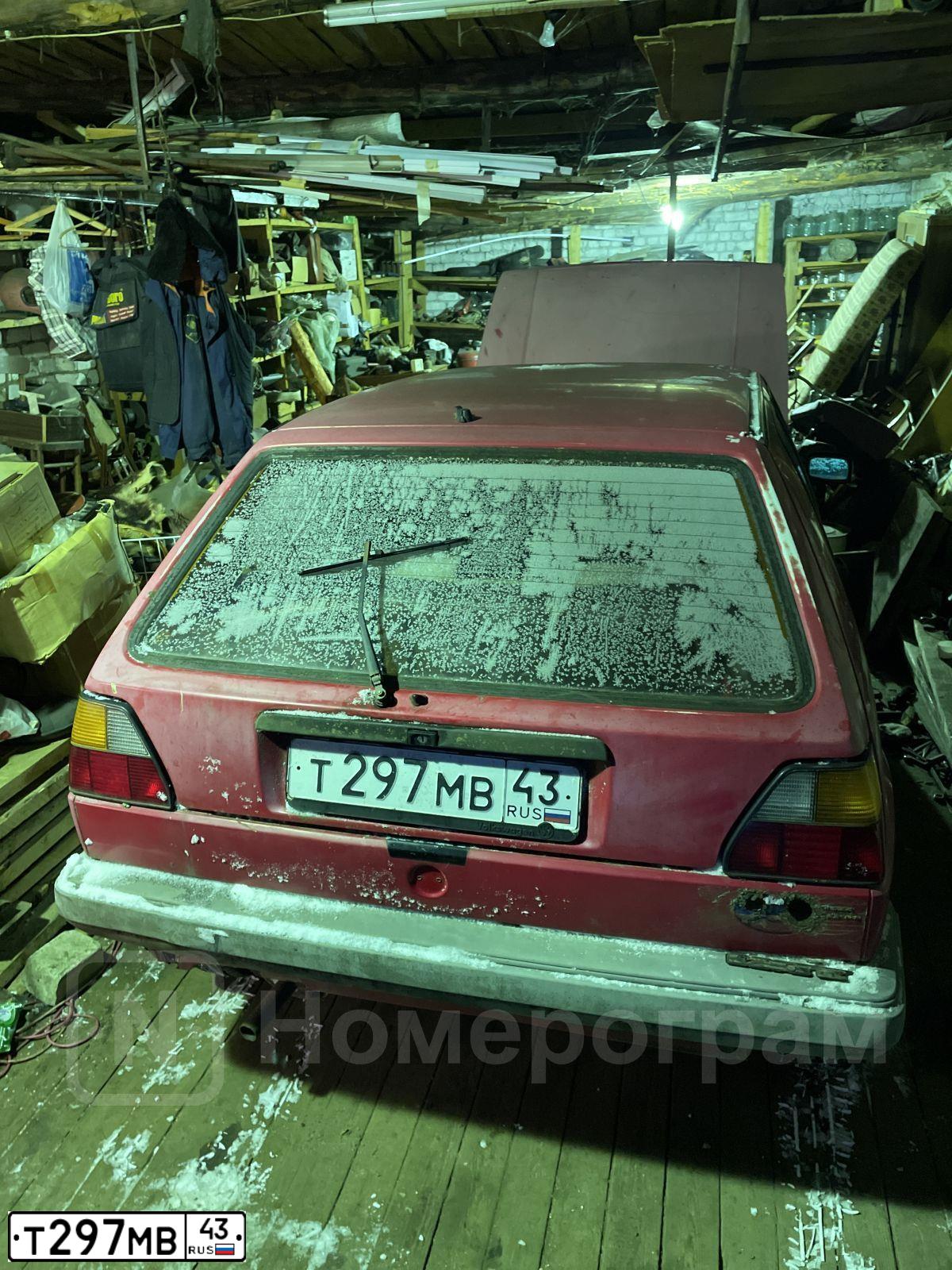 Фото автомобиля VOLKSWAGEN VОLКSWАGЕN GОLF, 1988 — госномер Т297МВ43. Цвет: КРАСНЫЙ