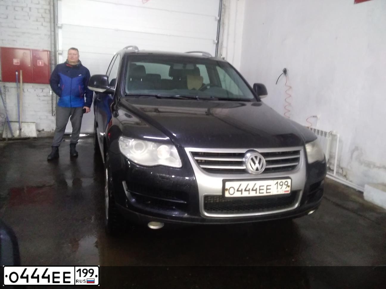 Фото автомобиля TOYOTA CAMRY, 2008 — госномер О444ЕЕ199. Цвет: ЧЕРНЫЙ