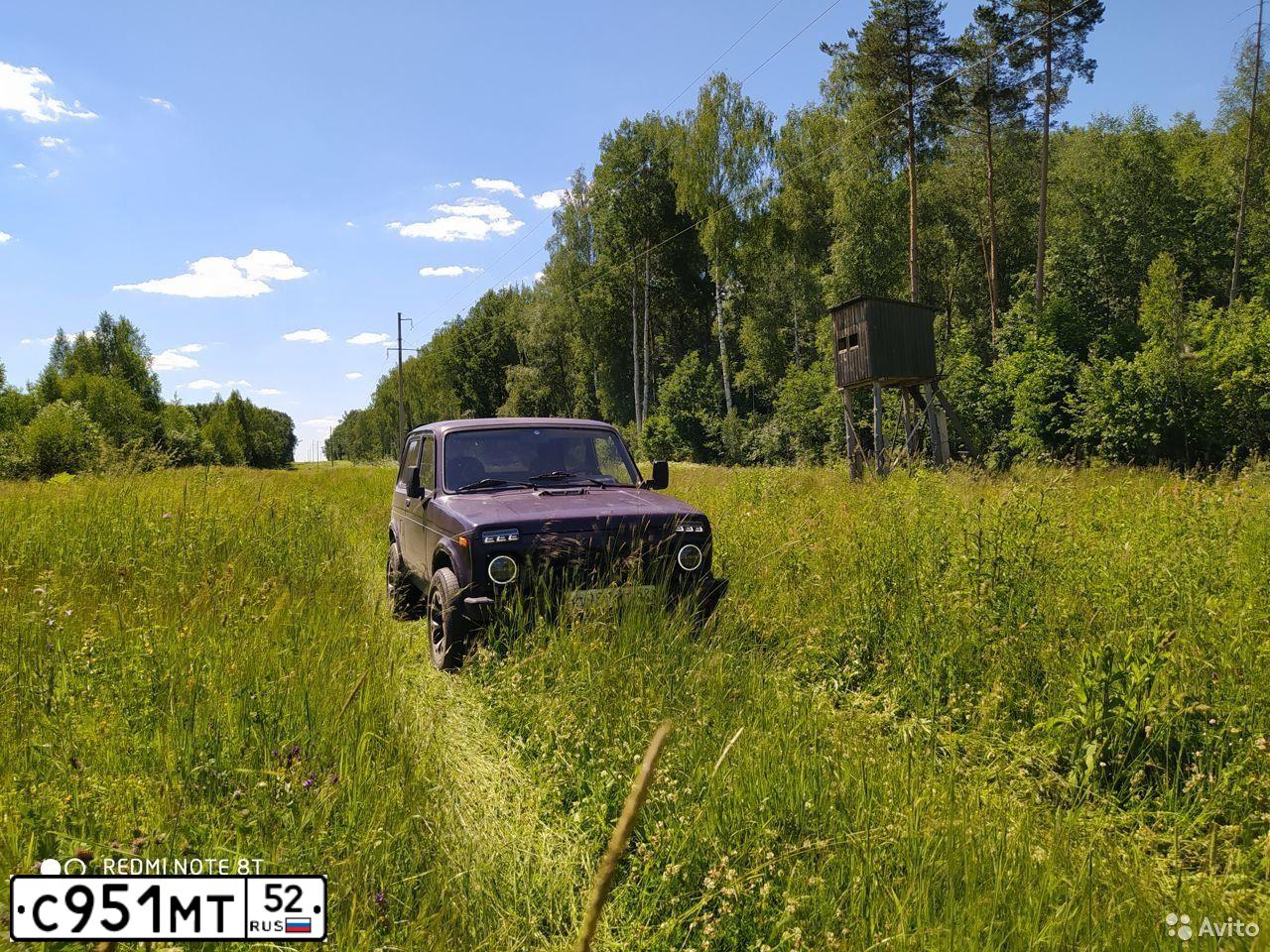 Фото автомобиля LADA 2121 NIVA, 2002 — госномер С951МТ52. Цвет: ФИОЛЕТОВЫЙ