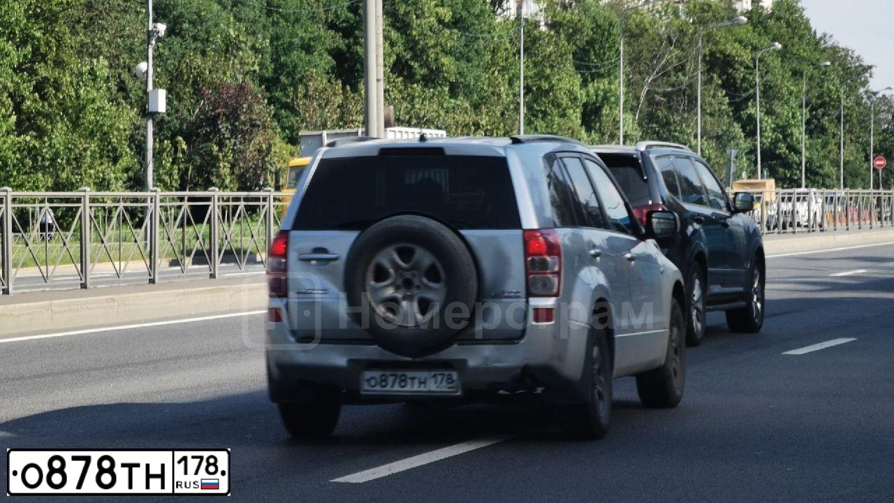 Фото автомобиля SUZUKI /GRAND/ VITARA, 2007 — госномер О878ТН178. Цвет: СЕРЕБРИСТЫЙ