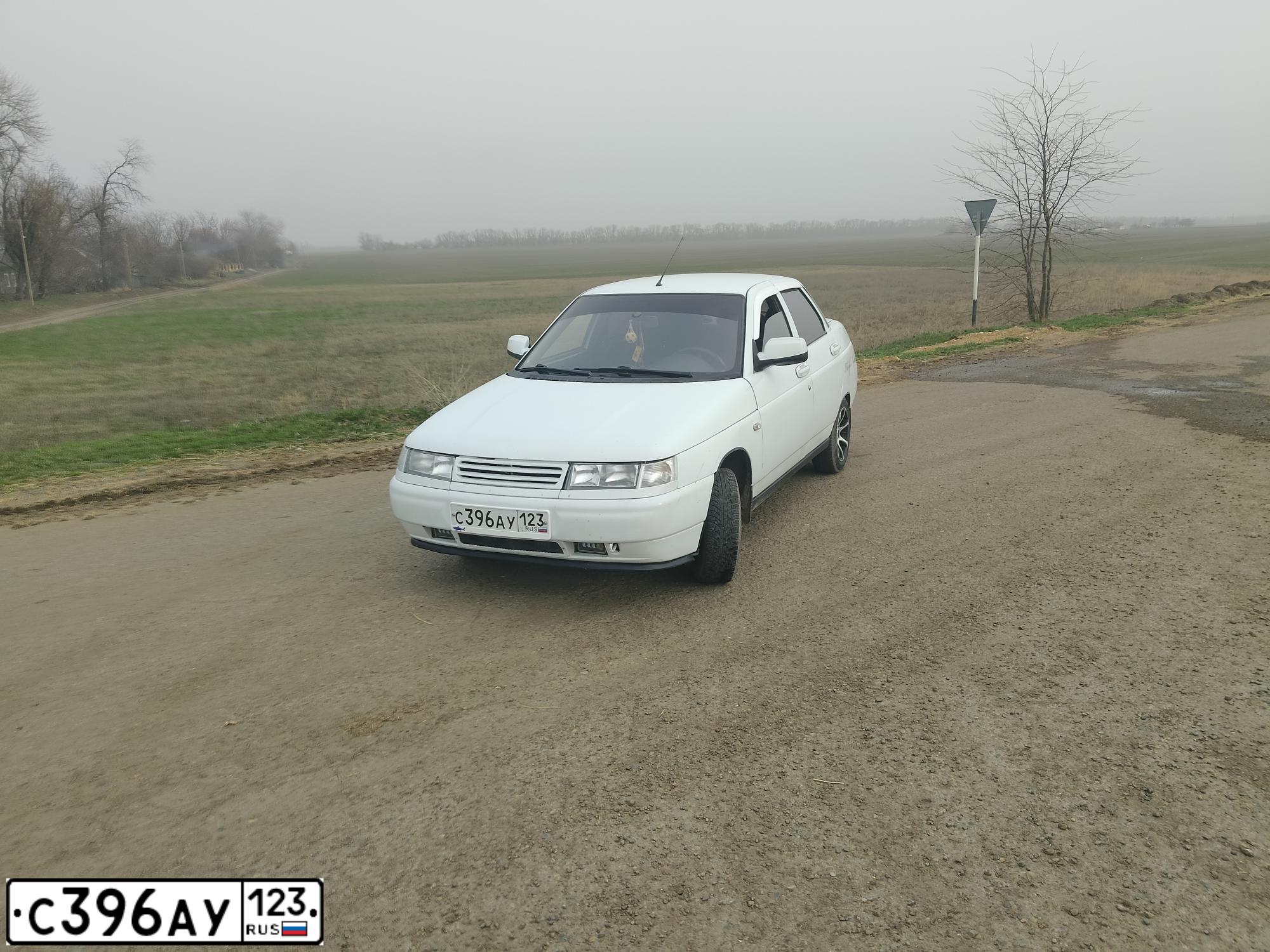 Фото автомобиля LADA 2110 LADA, 2001 — госномер С396АУ123. Цвет: ЯРКО-БЕЛЫЙ