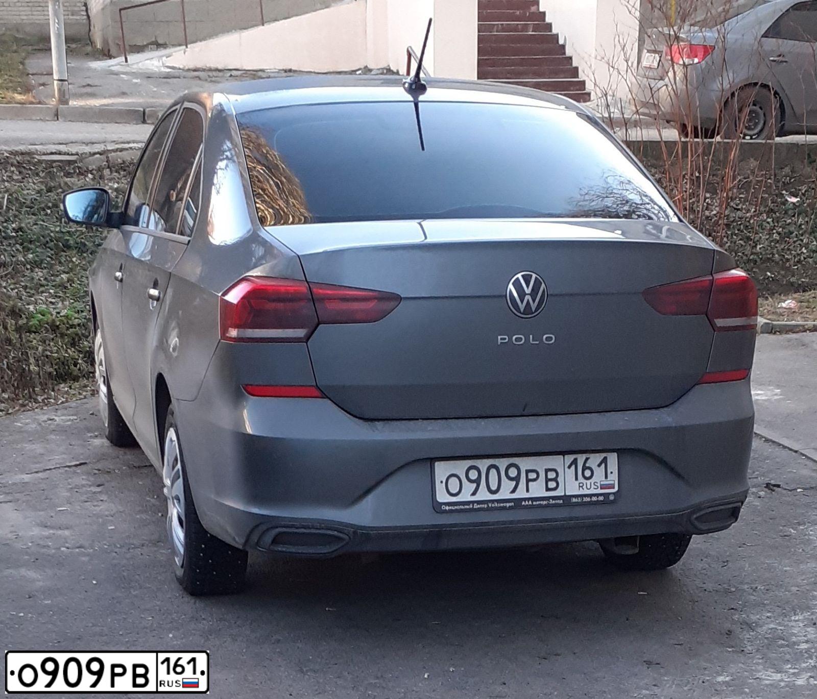 Фото автомобиля VOLKSWAGEN POLO, 2020 — госномер О909РВ161. Цвет: СЕРЫЙ
