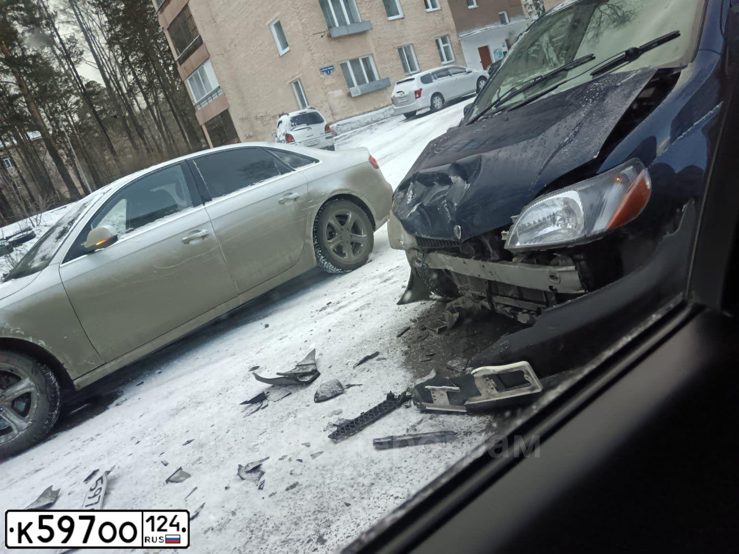 Фото автомобиля TOYOTA PLATZ, 2002 — госномер К597ОО124