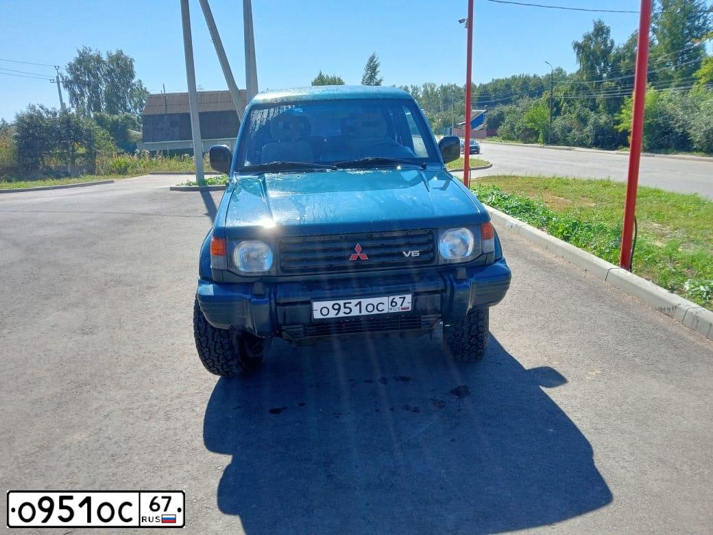 Фото автомобиля MITSUBISHI  PAJERO 3500V6, 1997 — госномер М753НН67. Цвет: ЗЕЛЕНЫЙ