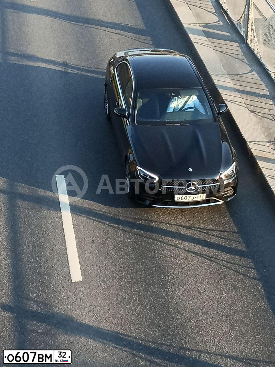 Фото автомобиля MERCEDES-BENZ E-CLASS, 2021 — госномер К247МА797. Цвет: ЧЕРНЫЙ