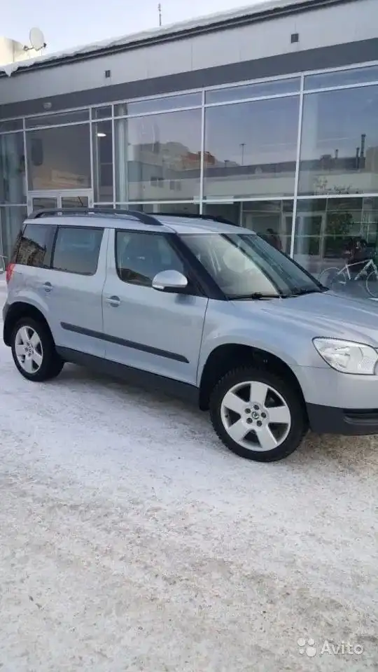 Фото автомобиля SKODA YETI, 2011 — госномер С445ХМ72. Цвет: СЕРО-ГОЛУБОЙ