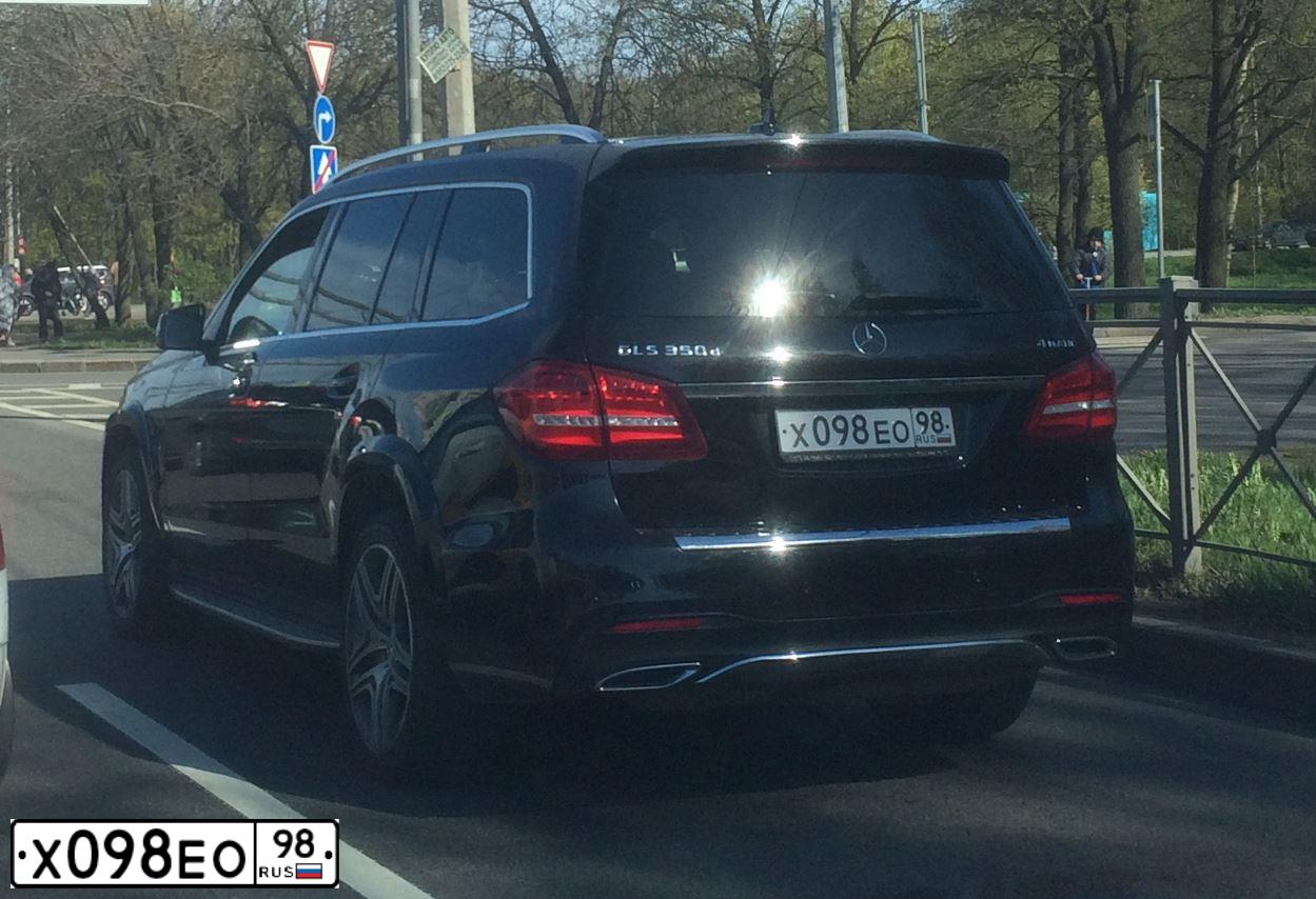Фото автомобиля MERCEDES GL-KLASSE, 2016 — госномер Х098ЕО98. Цвет: ЧЕРНЫЙ