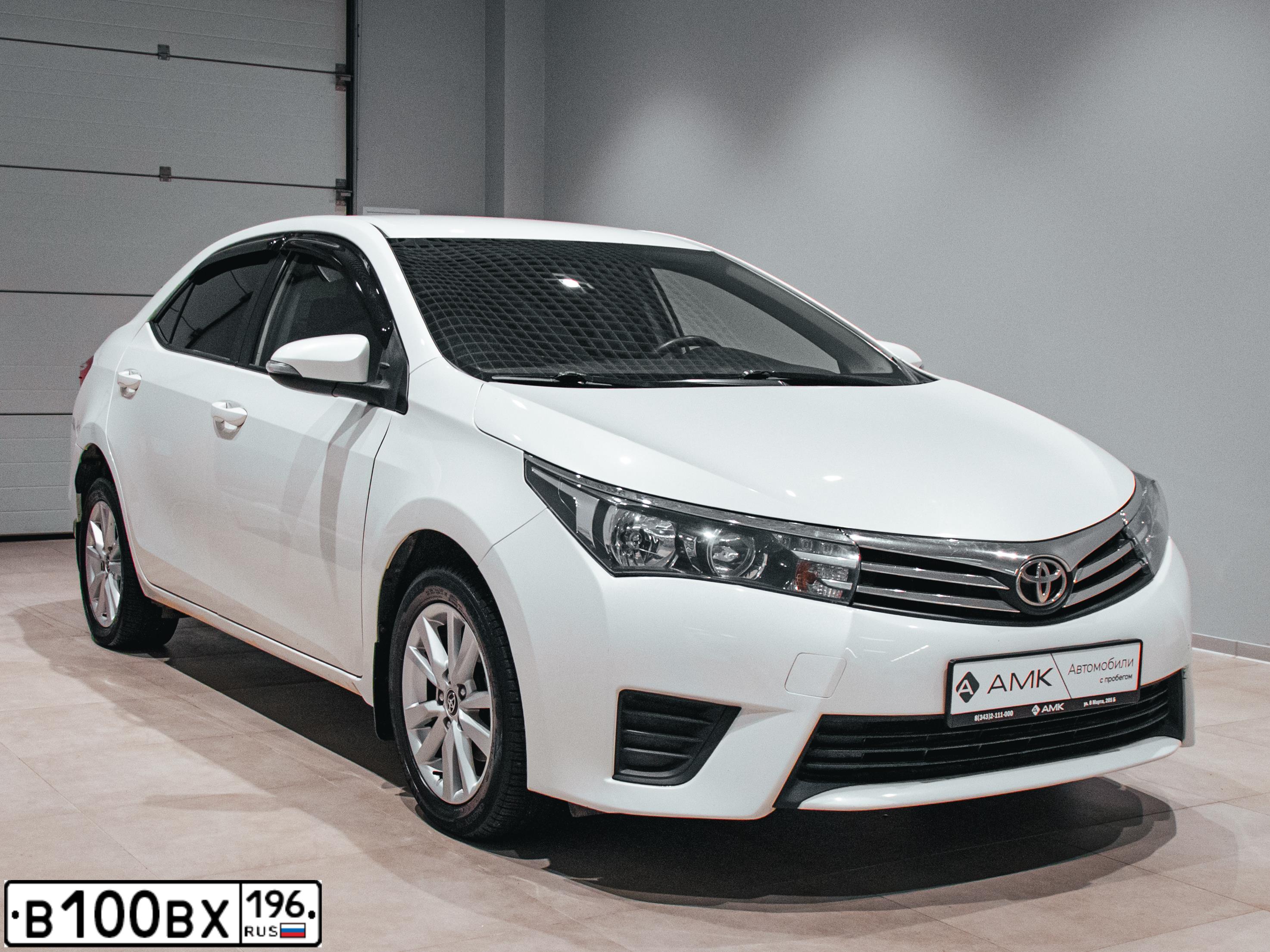 Фото автомобиля TOYOTA COROLLA, 2014 — госномер В100ВХ196. Цвет: Белый