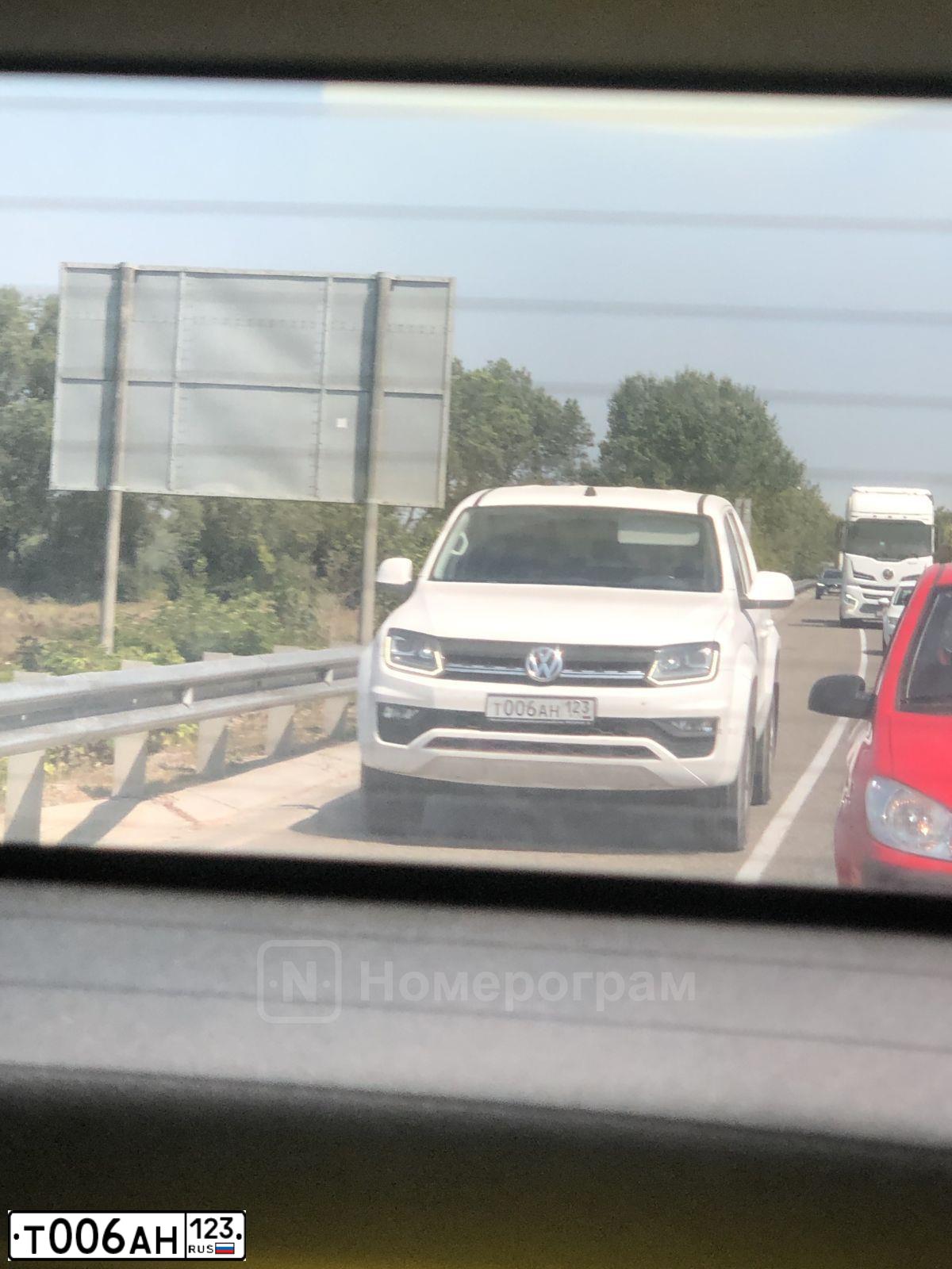 Фото автомобиля VOLKSWAGEN AMAROK, 2020 — госномер У486УР193. Цвет: Белый