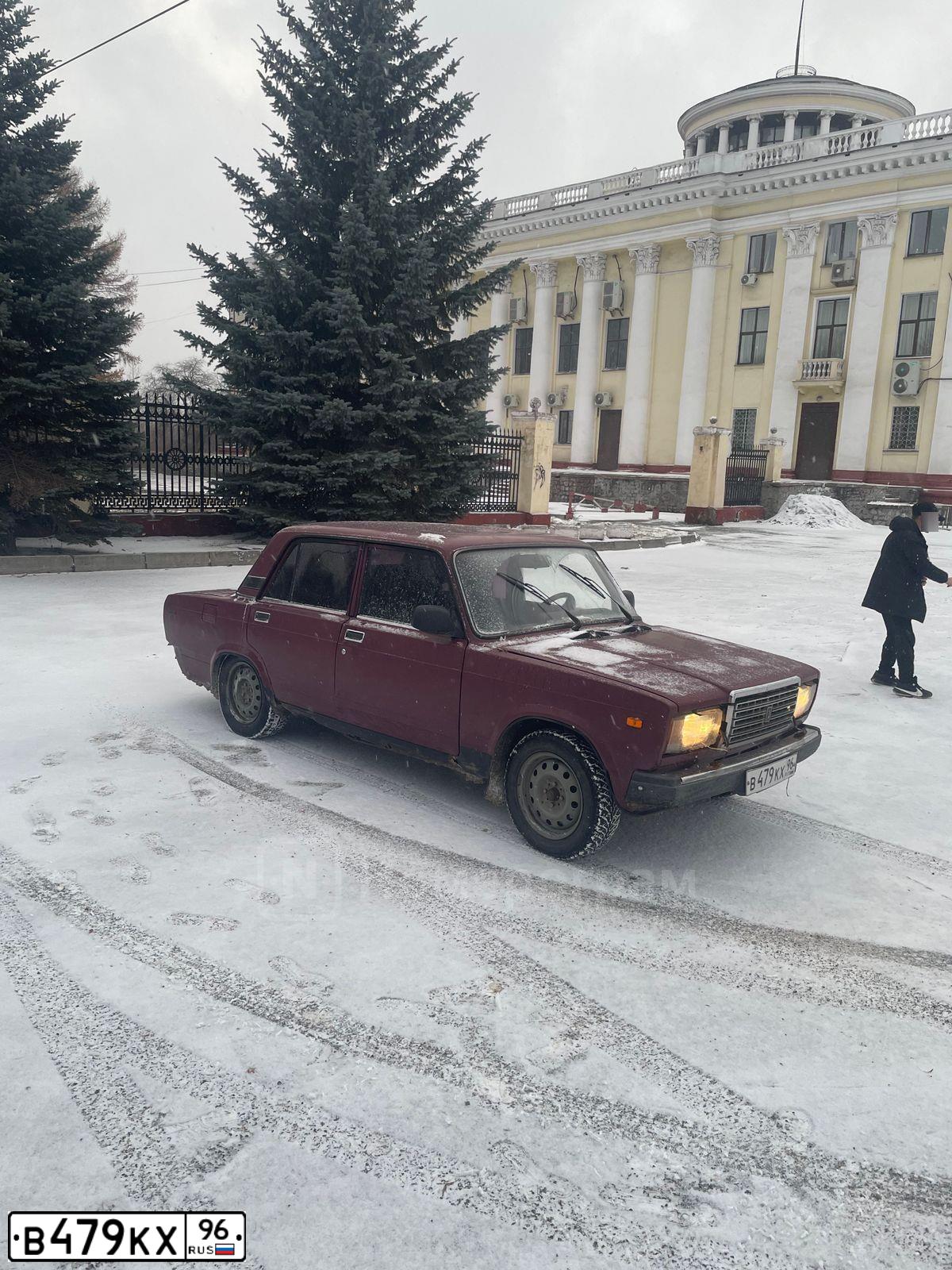 Фото автомобиля LADA 2107, 2004 — госномер В479КХ96. Цвет: ТЕМНО-БОРДОВЫЙ