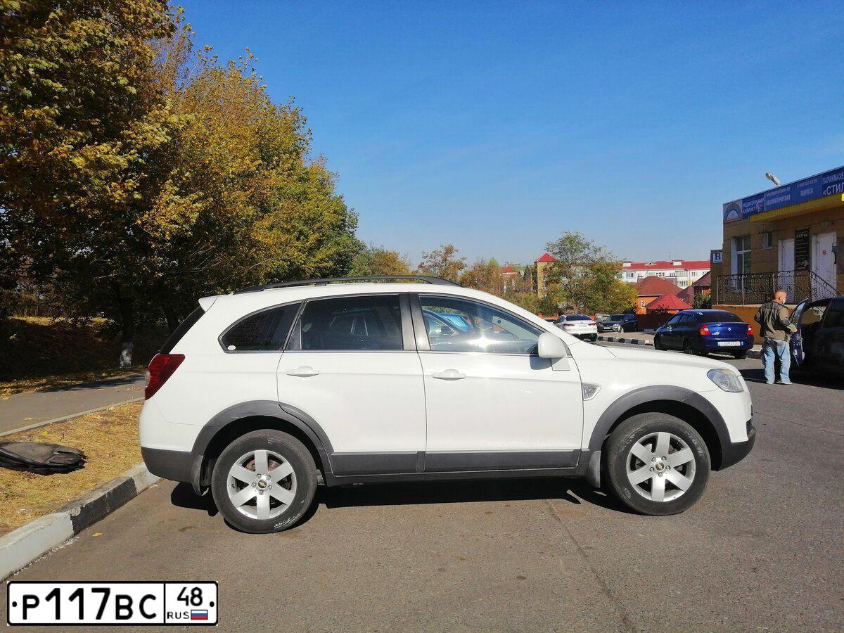 Фото автомобиля CHEVROLET CAPTIVA, 2011 — госномер Х314ТЕ797. Цвет: Белый