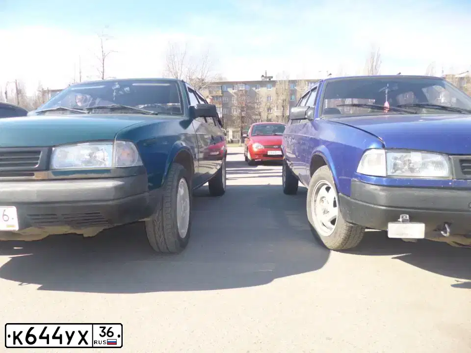 Фото автомобиля AZLK MOSKWITSCH 2141, 2000 — госномер К644УХ36. Цвет: СИНИЙ