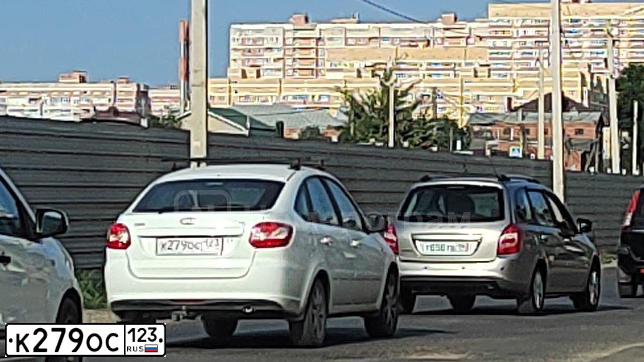 Фото автомобиля INFINITI M, 2006 — госномер К279ОС123. Цвет: ЧЕРНЫЙ