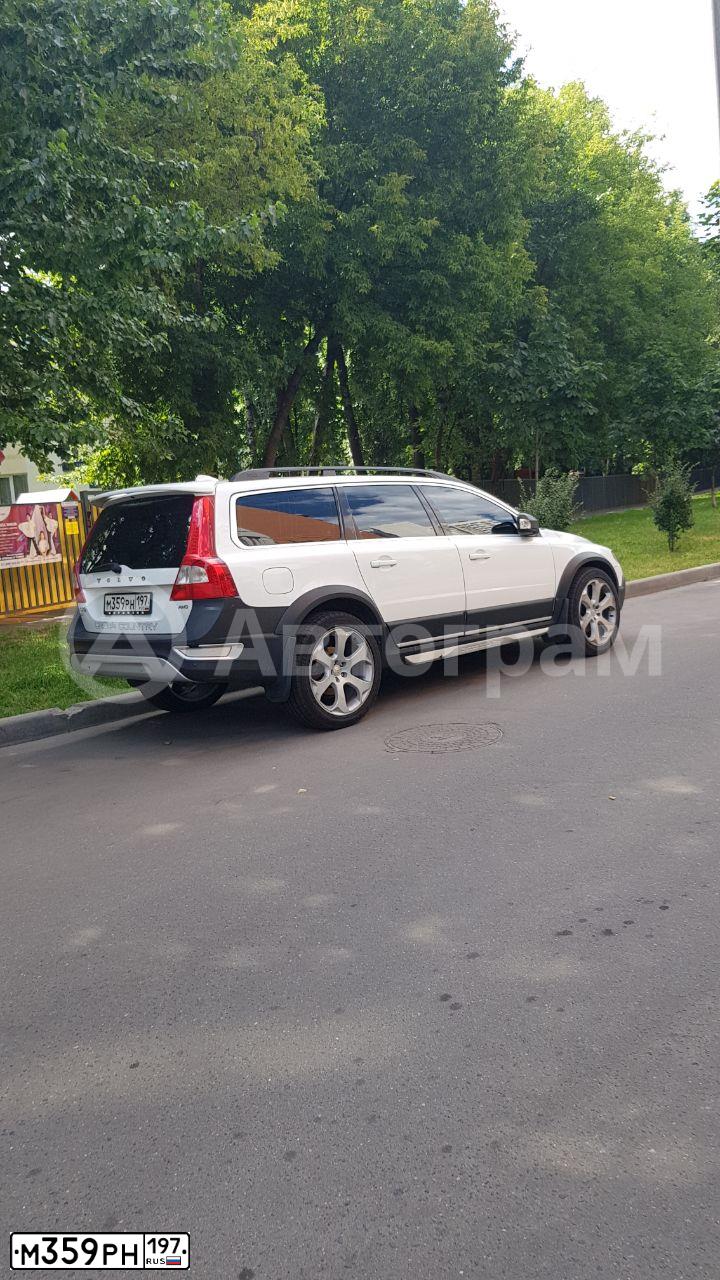 Фото автомобиля VOLVO XC70, 2008 — госномер М196ЕО977. Цвет: Белый
