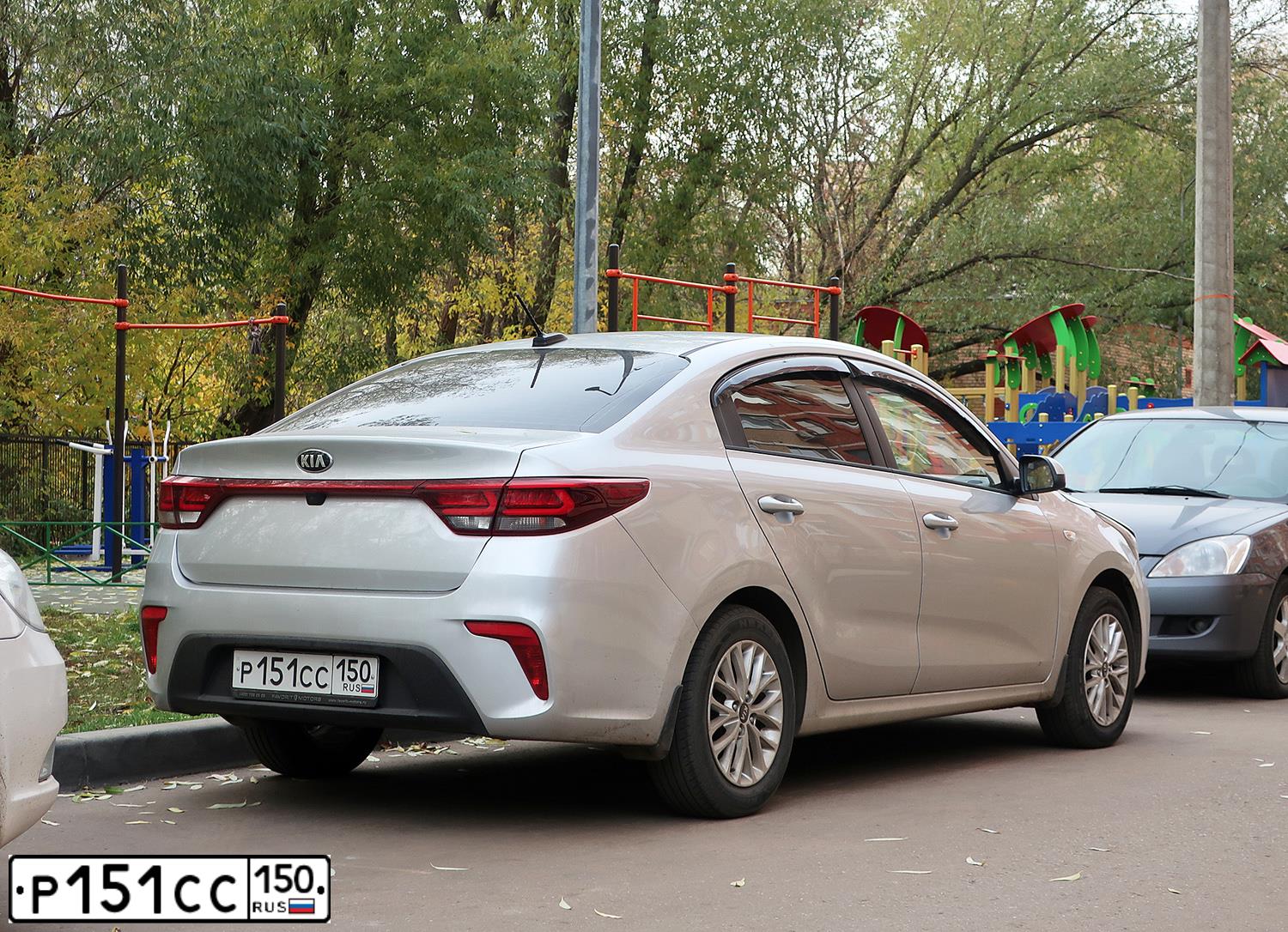 Фото автомобиля TOYOTA COROLLA, 2008 — госномер Р151СС150. Цвет: Серый