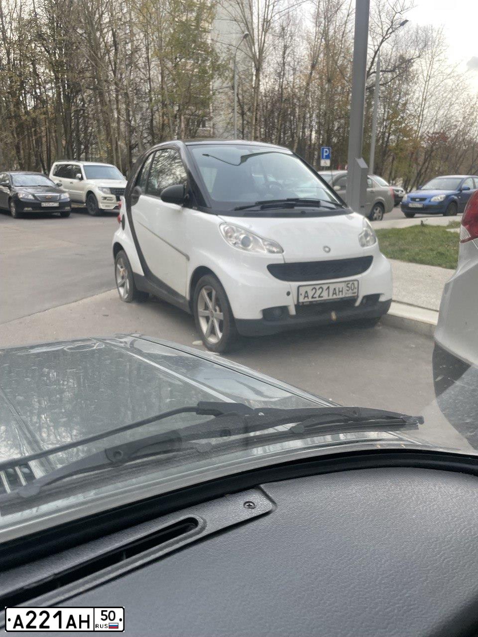 Фото автомобиля SMART FORTWO, 2010 — госномер А221АН50
