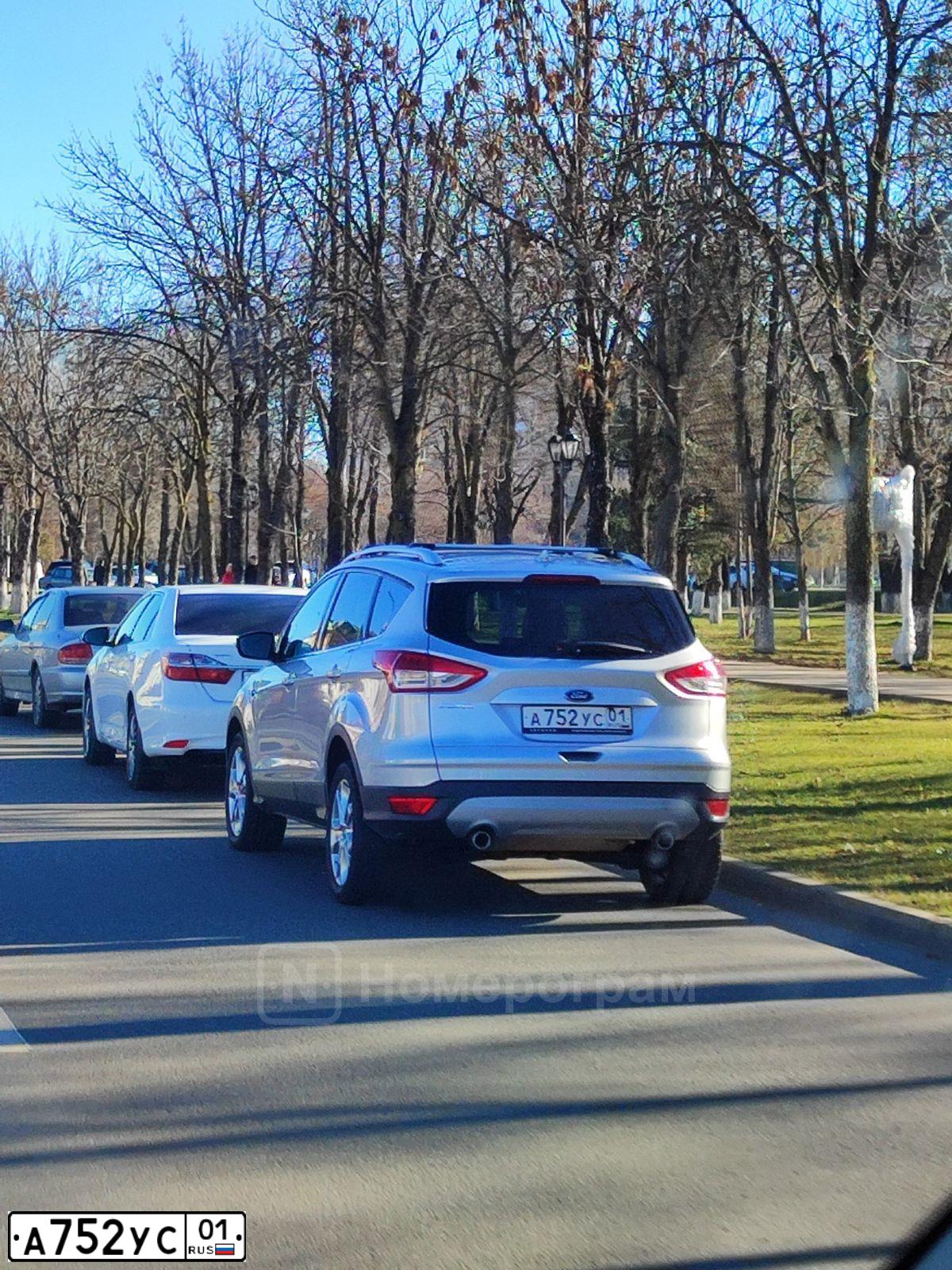 Фото автомобиля FORD KUGA, 2013 — госномер А909КК93. Цвет: Серебристый